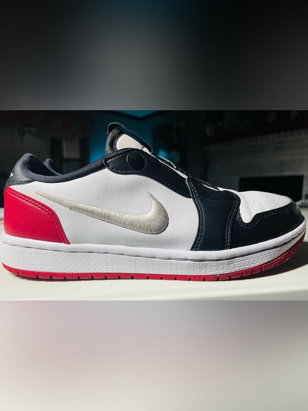 Jordan 1 Retro Low Slip
Black Toe
7.5W-6Y